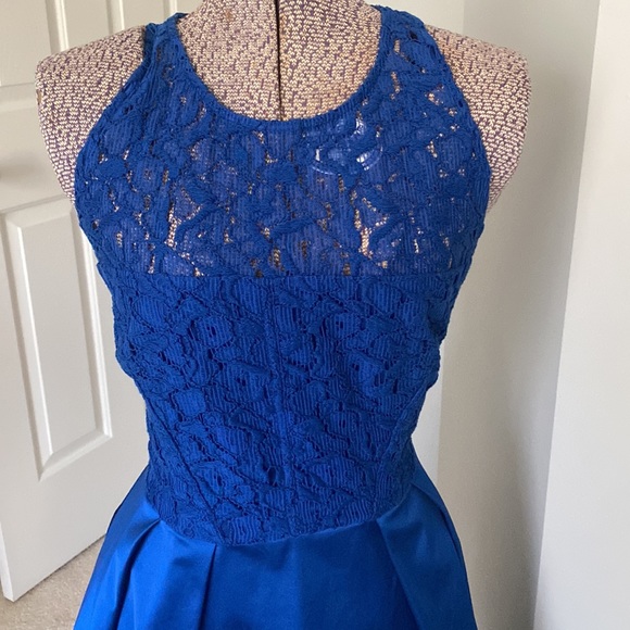 Dress - Picture 2 of 5